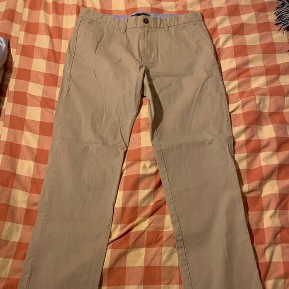 Beige Tommy Hilfiger Khakis – Size 32x32 - Picture 4 of 6